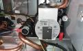 Čerpadlo a přepouštěcí ventil plynového kotle Vaillant ecoTEC pro 
